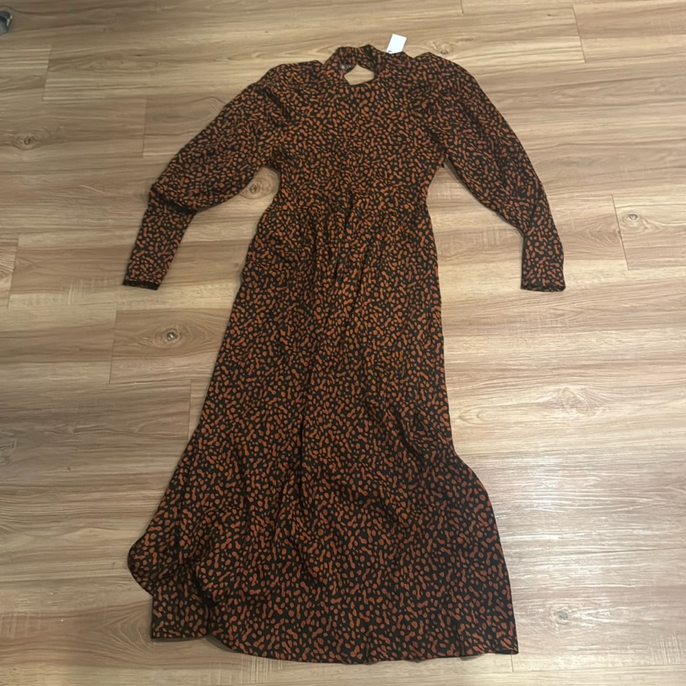 Elegant Black and Orange Patterned Dress